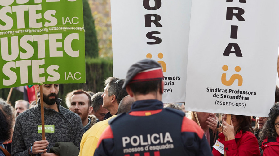 La Generalitat afronta una oleada de protestas en las calles contra los recortes sociales