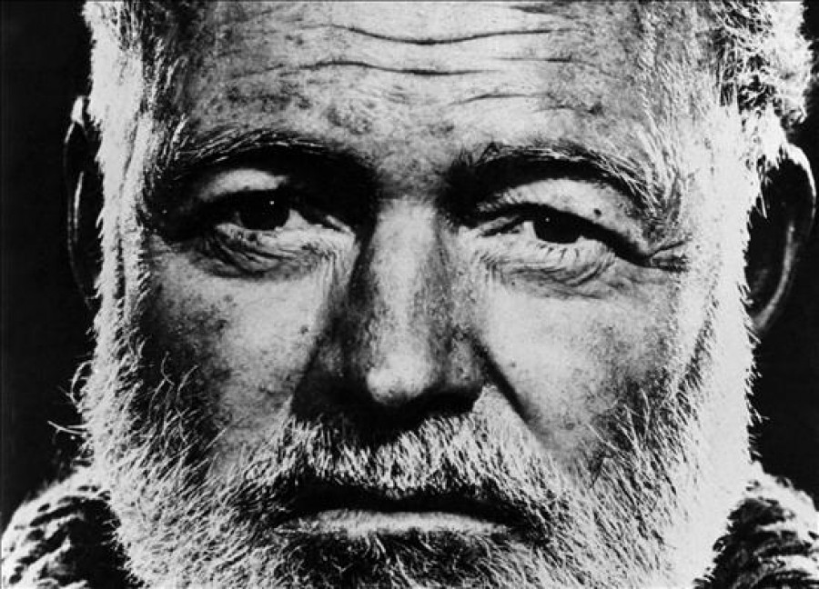 Una nueva edición de "Adiós a las armas" recoge 47 finales que imaginó Hemingway