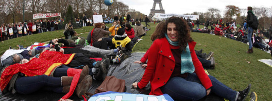 La Cumbre de París logra un acuerdo “histórico” contra  el cambio climático