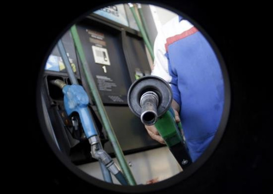 Los carburantes bajan esta semana pero siguen más caros que a comienzo de año