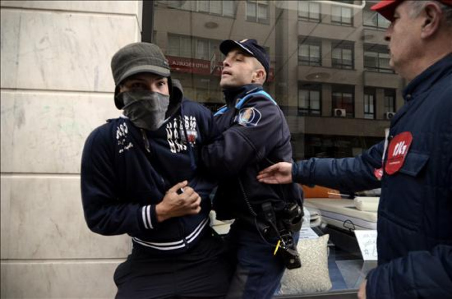 La Policía ha detenido a ocho personas en lo que va de huelga en Galicia