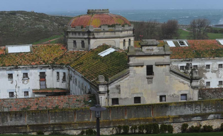 El Pleno rechaza el acuerdo sobre el pago de la antigua prisión de A Coruña