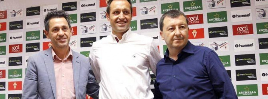 José Manuel Aira sucede a Velázquez como entrenador