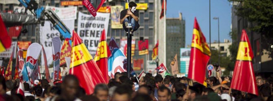 Erdogan insiste en que no se dejará intimidar por las protestas  de “unos cuantos saqueadores”