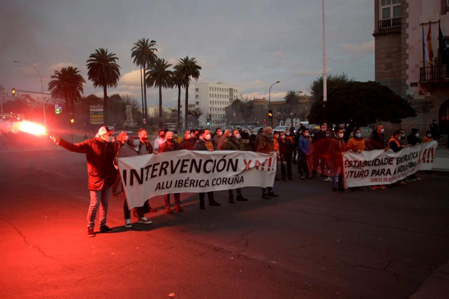 Arranca la huelga de Alu Ibérica A Coruña con seguimiento total