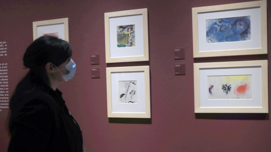 La Fundación Barrié reabre su exposición sobre Chagall, inaugurada un día antes de la alarma