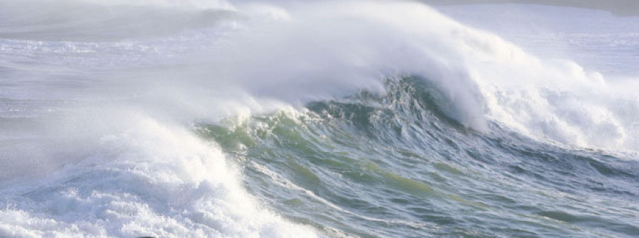 Las provincia de A Coruña se encuentra en alerta naranja por un temporal en la costa