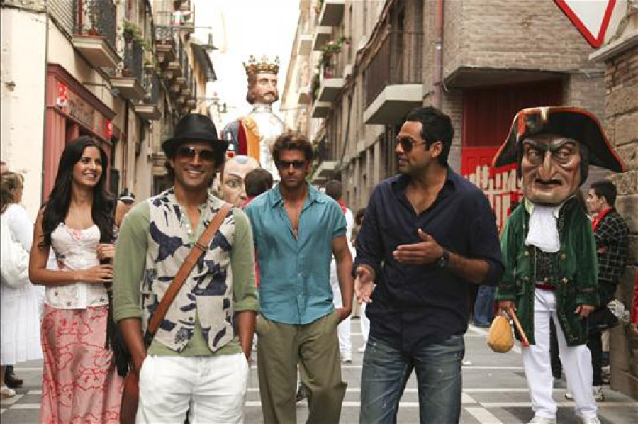 Una cinta de Bollywood rodada en España triunfa en los premios del cine indio