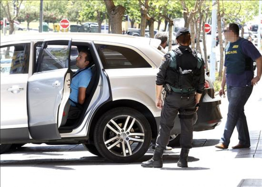 El director de una sucursal bancaria, entre los detenidos en la operación contra la camorra