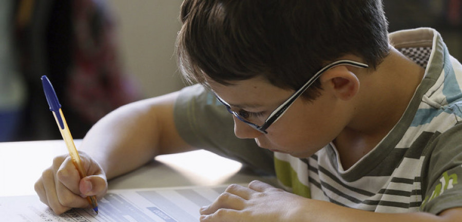 Los alumnos españoles mejoran  en Matemáticas y Ciencias, pero siguen por debajo de la OCDE