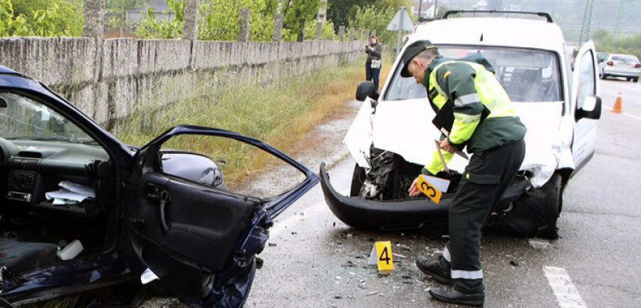 Una colisión en la A-52 provoca las siguientes consecuencias