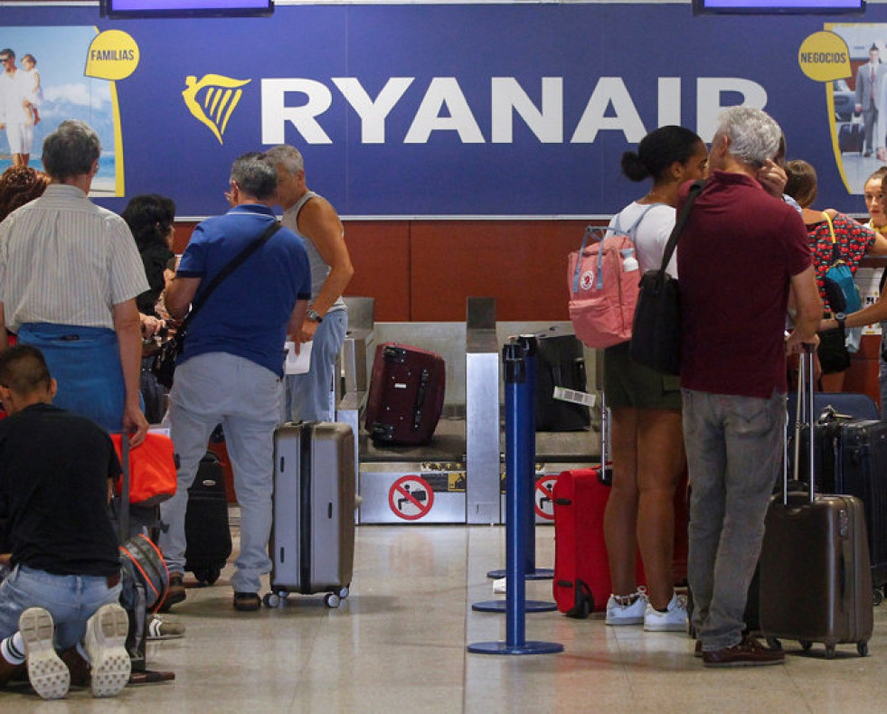 Un fallo en el espacio aéreo francés complica el primer paro de Ryanair