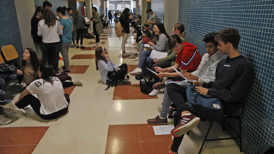 Los alumnos de Selectividad deberán ir sin móvil, llevar bolígrafo y las orejas a la vista