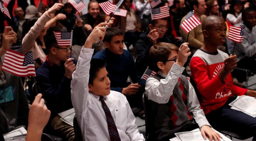 Una ceremonia especial convierte a veinte niños en ciudadanos de eeuu