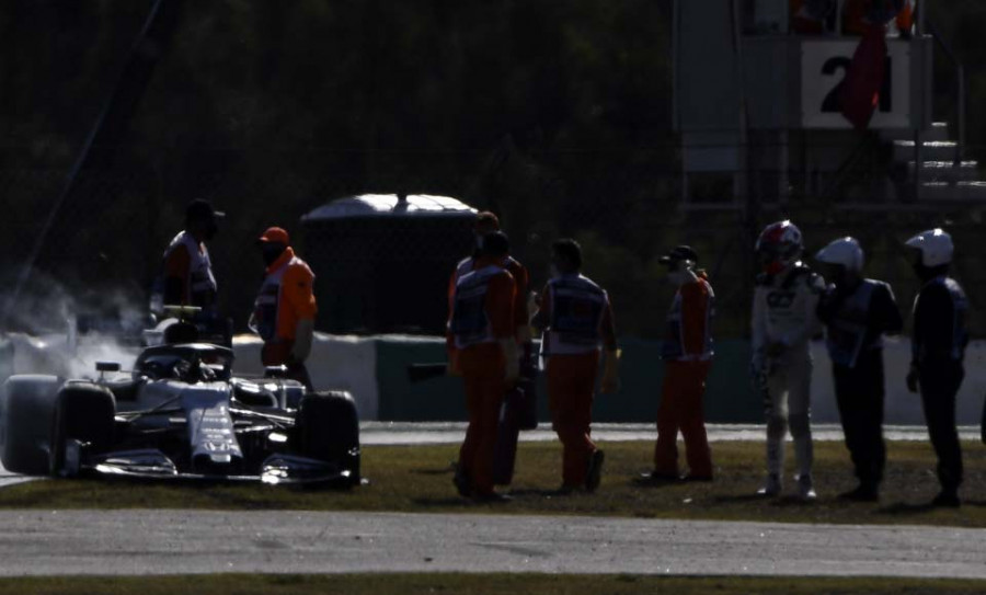 Bottas marca el paso en la resbaladiza montaña rusa