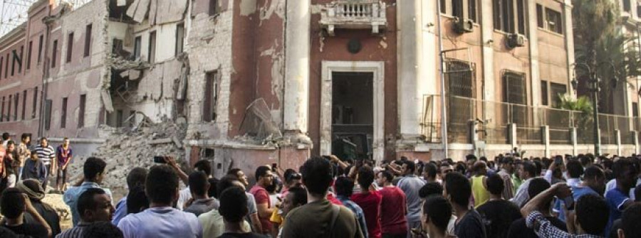 Un atentado del Estado Islámico en el consulado italiano siembra de nuevo el terror en El Cairo