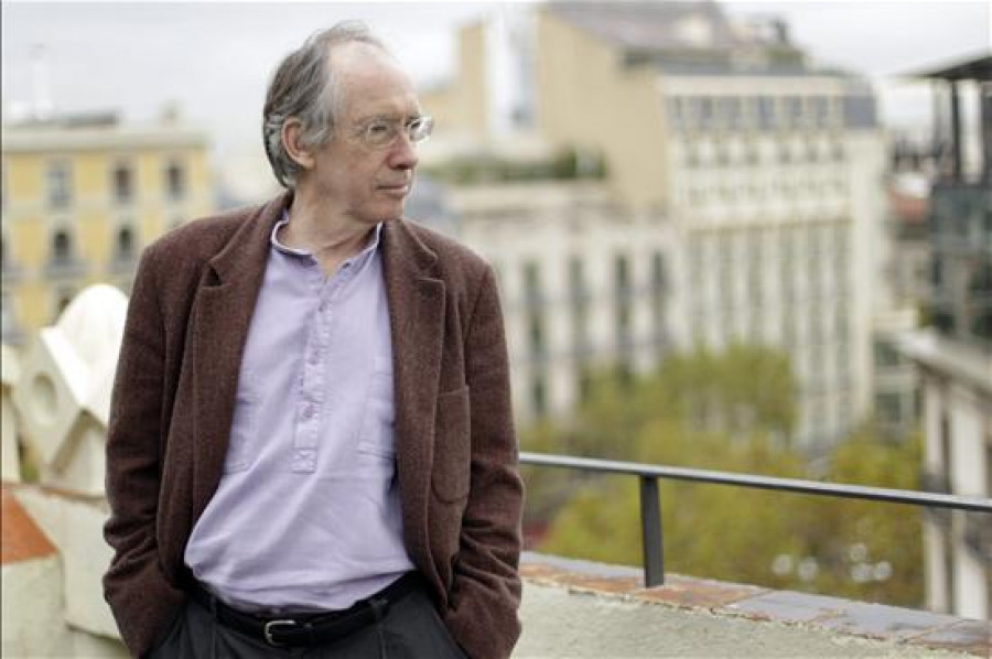 Ian McEwan indaga en "Operación Dulce" sobre el papel del espionaje en la cultura