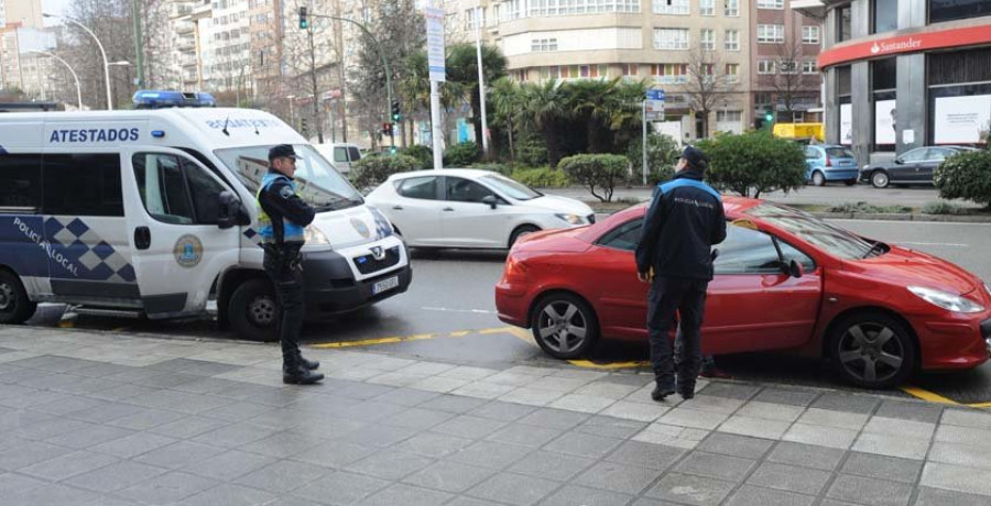 A Coruña sanciona a 40 personas en un día por infringir el confinamiento