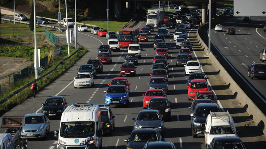 La protesta de los trabajadores de ambulancias congestiona la ciudad