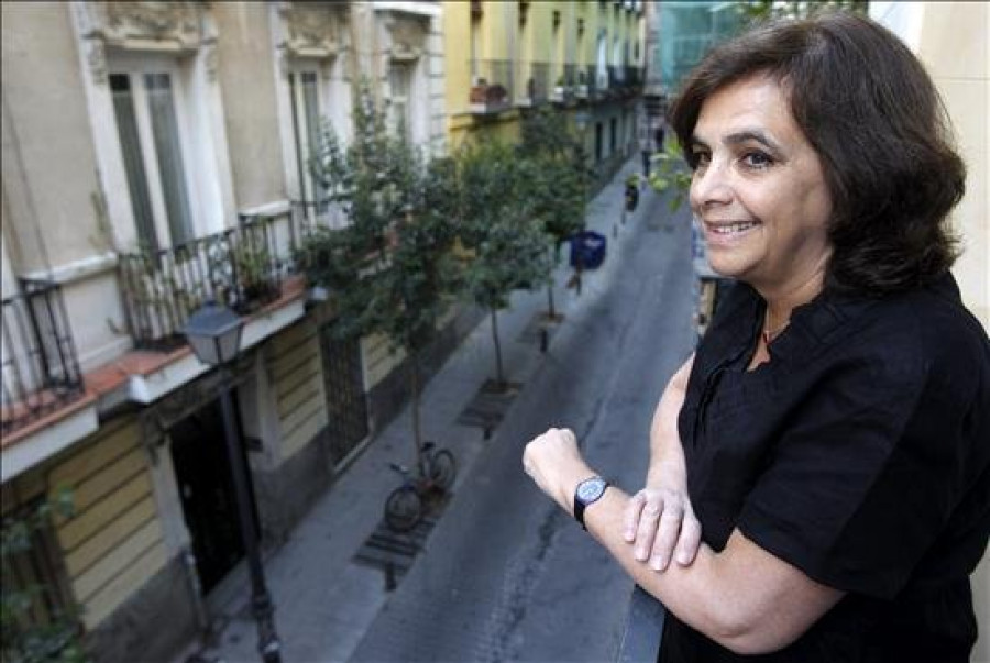 La escritora argentina Shua lamenta que se pirateen muchos libros en español