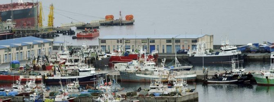 El descenso de las capturas pone en riesgo gran parte de la flota coruñesa