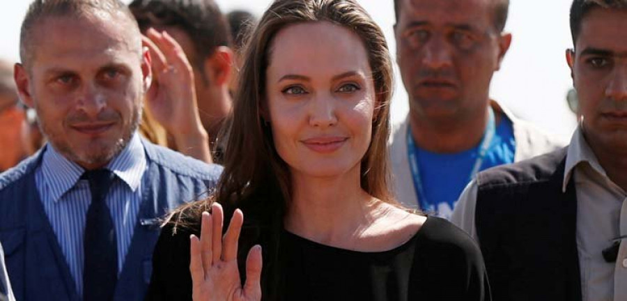 Angelina Jolie visita a los refugiados sirios en Jordania