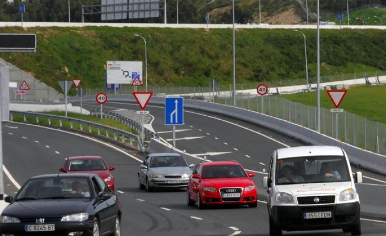 Dos personas resultan heridas en un accidente a la entrada de A Coruña