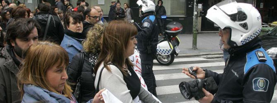 Atento despide “por sorpresa”  a 112 trabajadores de su central coruñesa de atención telefónica