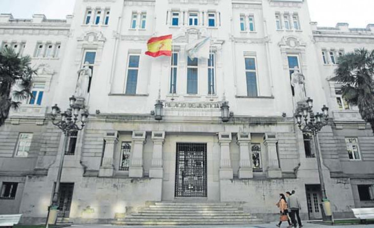 El Tribunal Superior de Xustiza anula la bajada de tarifas del bus de A Coruña que aprobó la Marea Atlántica durante su mandato