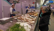 Las descargas en la lonja caen debido a los recortes en la caballa