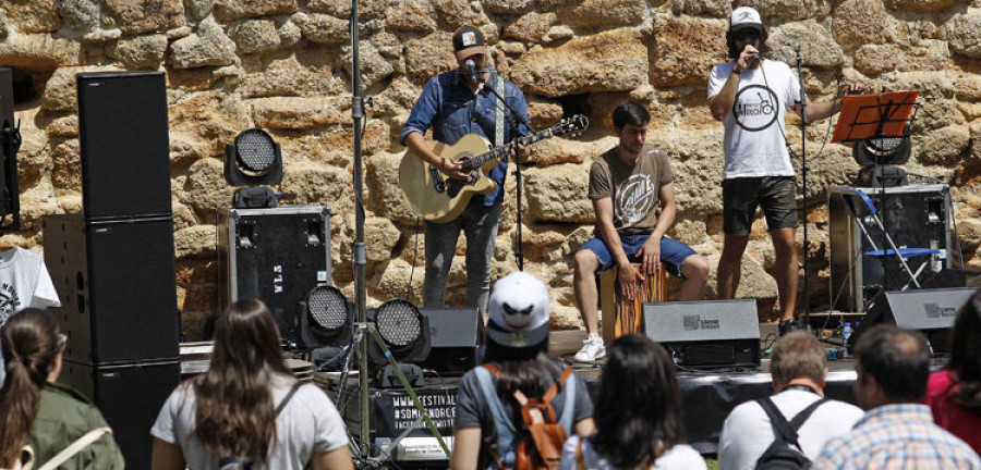 El Festival Noroeste alcanza su final con la sesión diurna en  el parque del Paseo de los Puentes