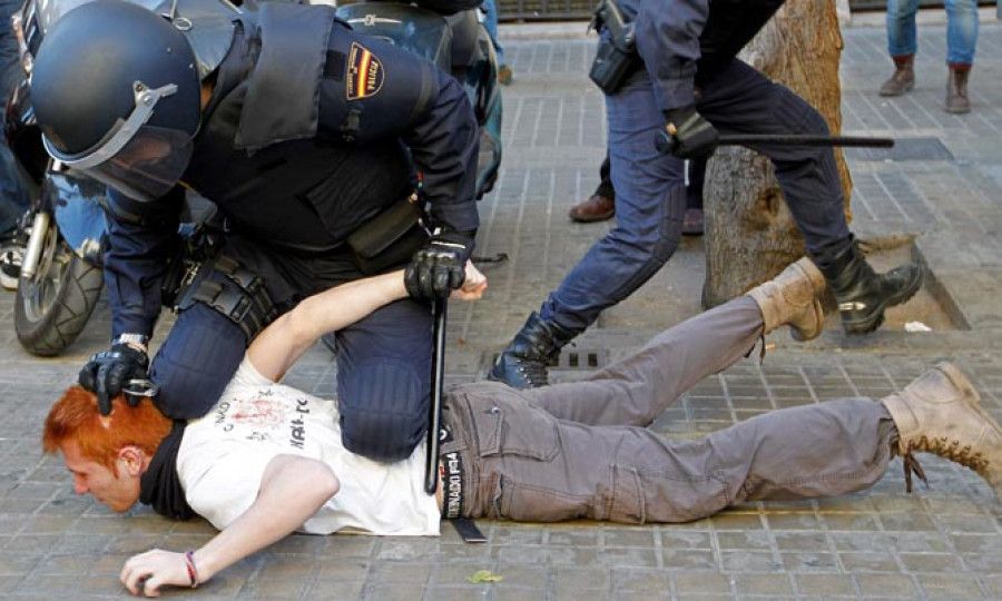 Paros en institutos contra la carga policial de Valencia sin el IES Vives