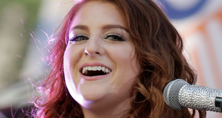 Meghan Trainor sonríe por amor gracias al actor Daryl Sabara