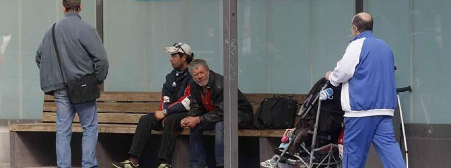 Los vecinos piden una solución para los mendigos de la plaza de Pontevedra