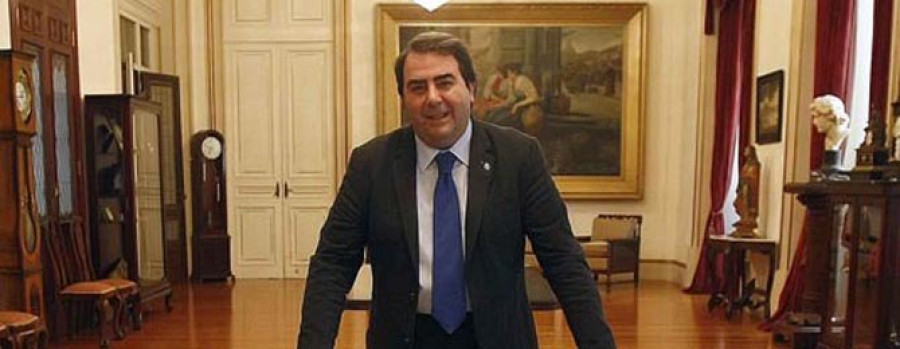 El alcalde de Miami visita A Coruña para cooperar en turismo y economía