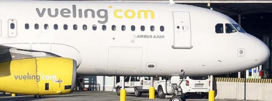 Vueling se disculpa con el Ayuntamiento de A Coruña por el retraso a Alvedro