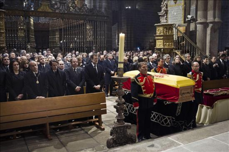 La familia de Suárez, unida en el último acto de despedida al expresidente