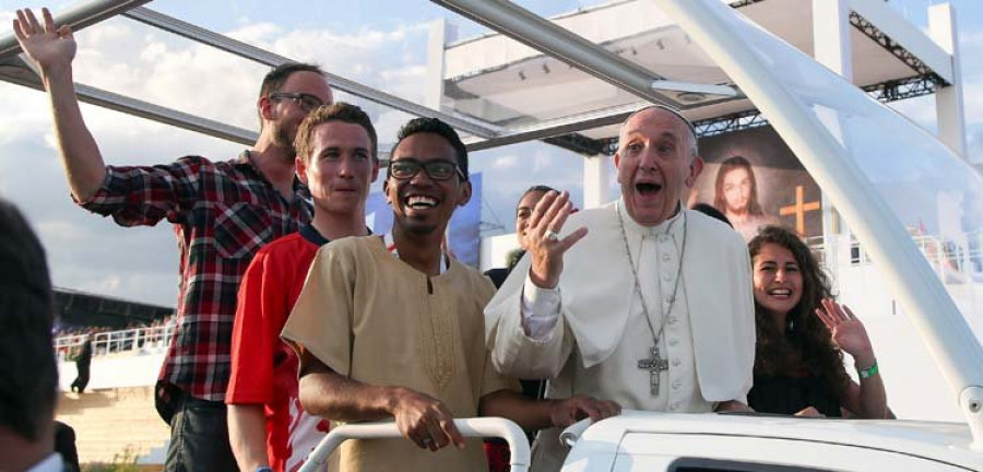 El papa cita a Juan Pablo II y ordena a los sacerdotes:  “¡Abrid las puertas!”