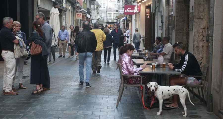 Más de treinta terrazas obtienen el visto bueno del Ayuntamiento tras 
el “chinchetazo”