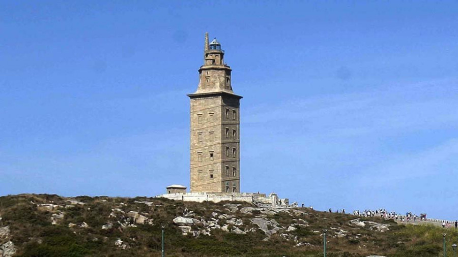 Reportaje | “La Torre que desafía al mar  quizás por obra y gracia de los fenicios”