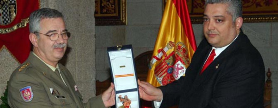 El Palacio de Capitanía recibe la medalla de Sir John Moore