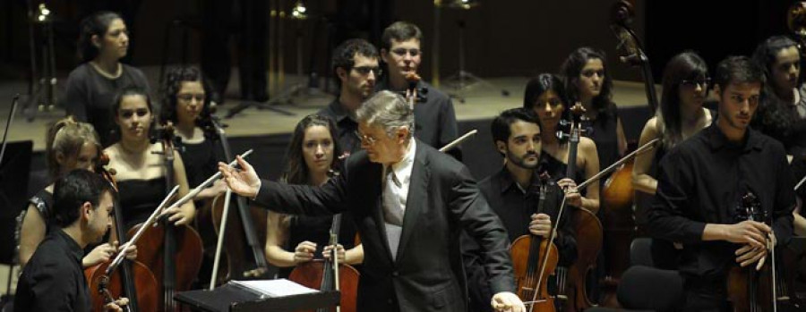 La Orquesta Joven de la OSG deleita a su público en el concierto de clausura del Festival Mozart 2012