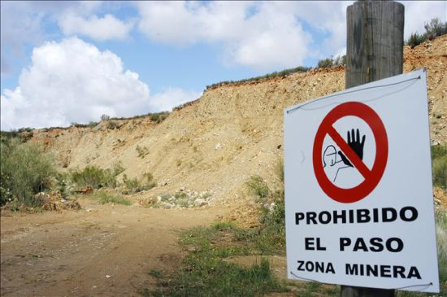 Asociación favorable a la mina de oro rechaza que el río esté contaminado
