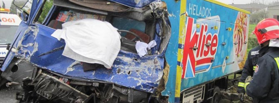 Fallece el conductor de un camión tras colisionar contra otro trailer cerca de Dumbría