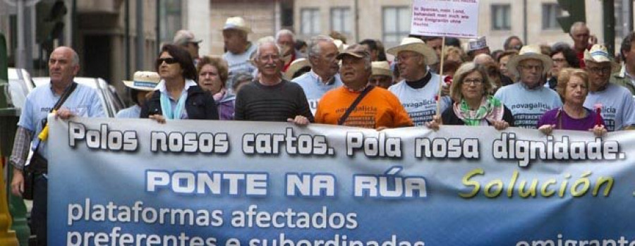 Preferentistas se concentran este lunes en Santiago contra la "estafa" de los bonos subordinados convertibles