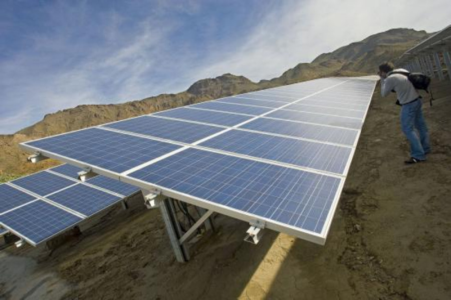 Científicos de USC hallan nueva vía para producir hidrógeno con energía solar