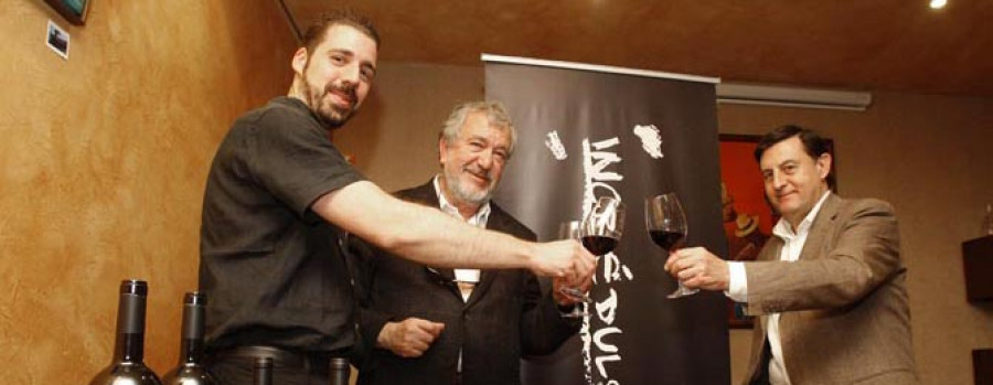 El empresario Martín Pou presenta en la taberna O Secreto el nuevo caldo “Incrédulo 2008”