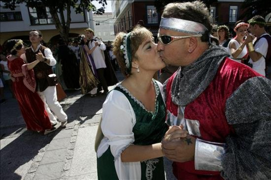 Parejas de España, Francia y Brasil se casan en Cedeira por el rito celta