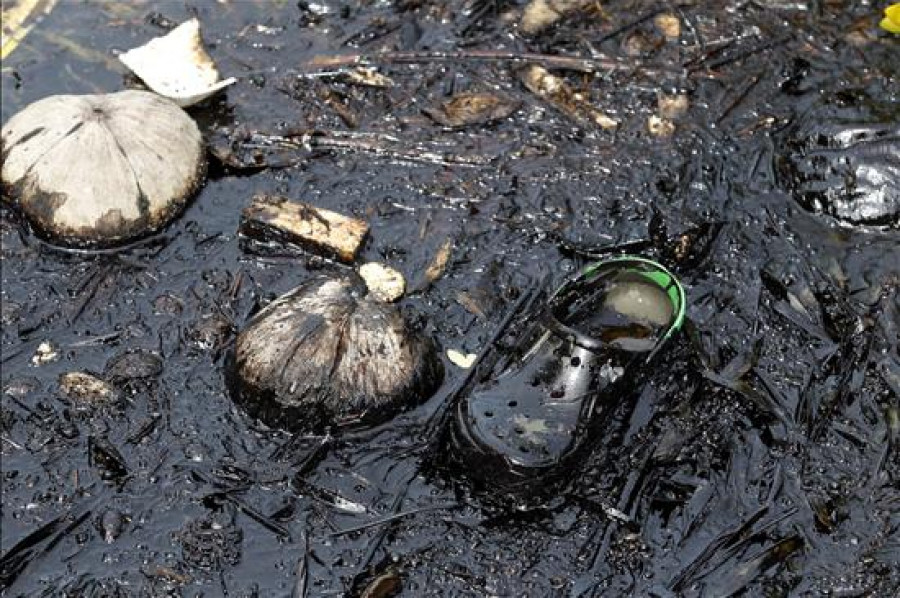 Elevan a 63 los muertos por el naufragio de un transbordador en Filipinas
