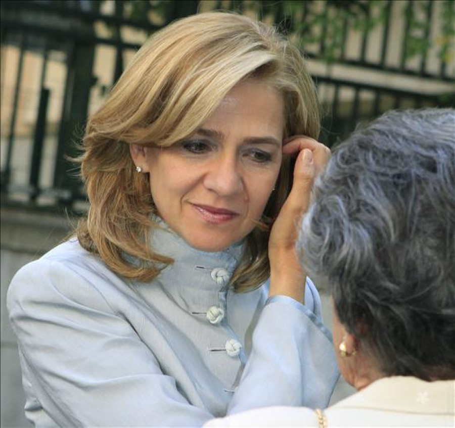 La infanta Cristina ha llegado esta mañana a Barajas en un vuelo procedente de París